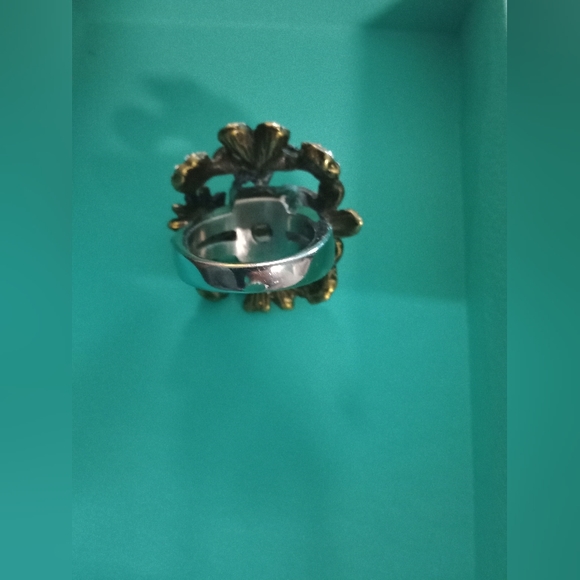 Gorgeous Custom Designed Creations Flower Power Ring - Picture 5 of 6